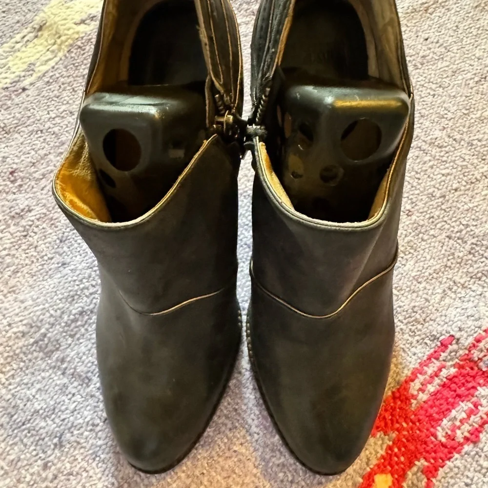 🍍 Frye  Valerie Piping Bootie Womens Sz 9.5🍍 OB1